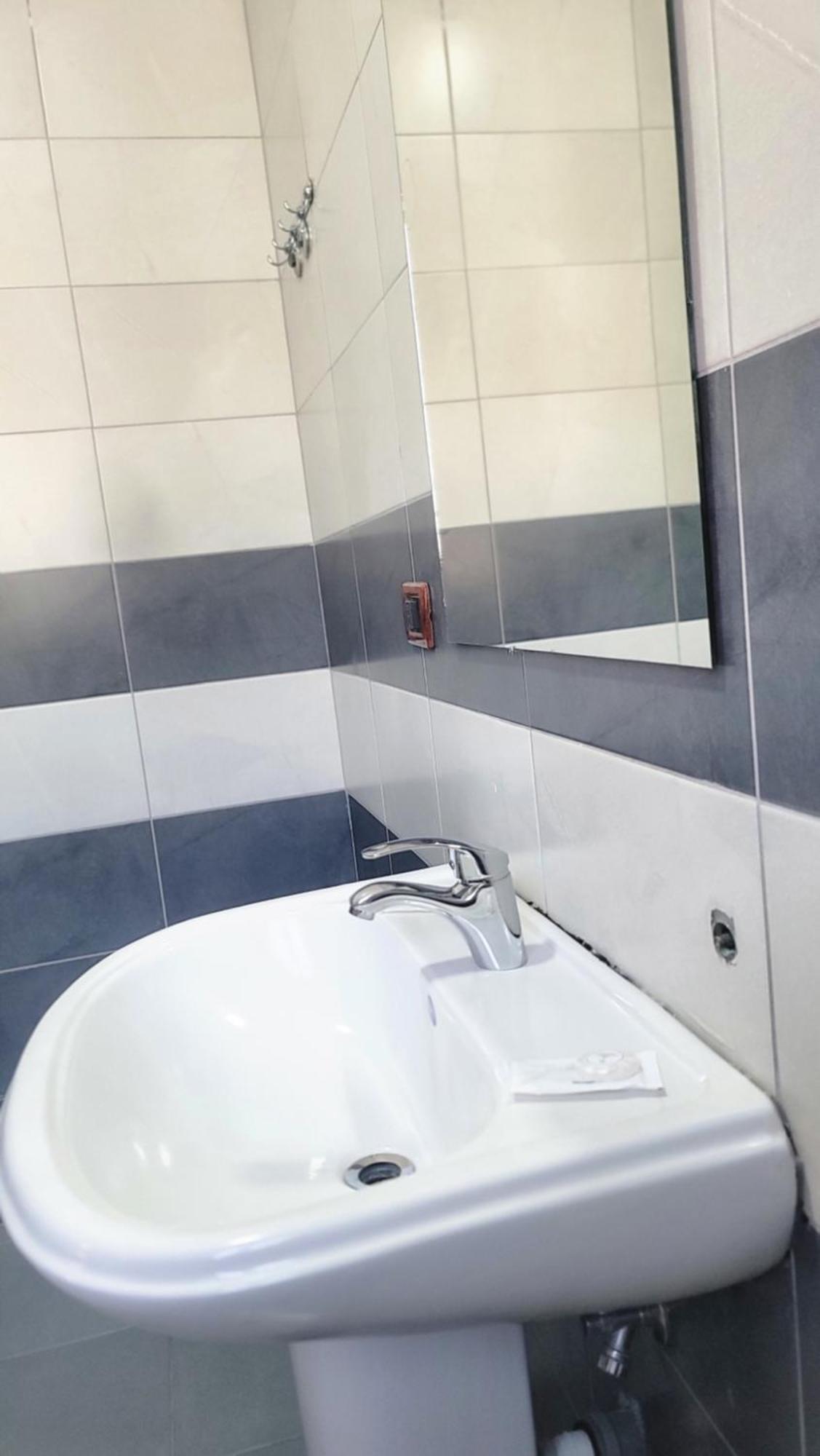 Hotel Ceka Дуррес Экстерьер фото